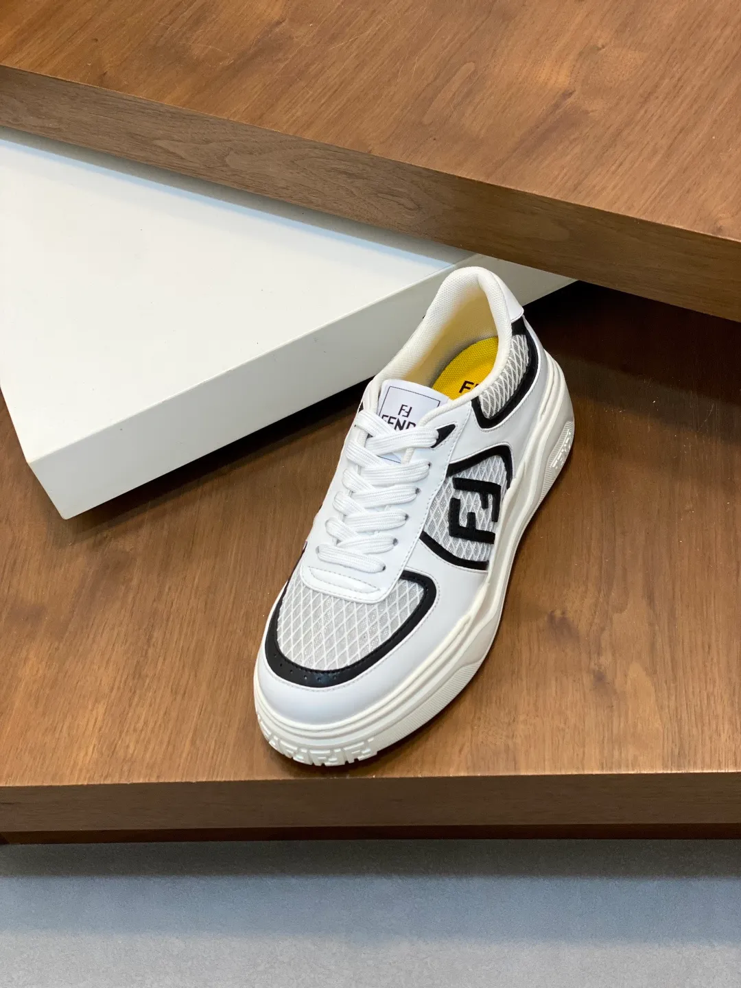 💰780 [FENDI] Fendi - high-end quality original order 🔍🔍🔍 casual sports shoes - Upper: 🔝 Nappa calfskin spliced breathable mesh injection molded brand logo plastic module - Lining: brand canvas - Outsole: ultra-light T men's shoes 💰R foam rubber; molded outsole - Ultra-high quality control · Fine workmanship: highlighted (high-end · extravagant · grade) -Size: 39-44 (38, 45, can be customized)